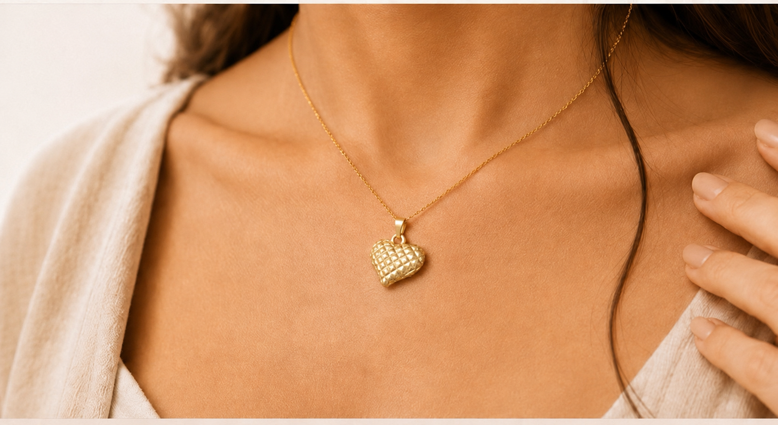 J&E Jewelry heart pendant necklace